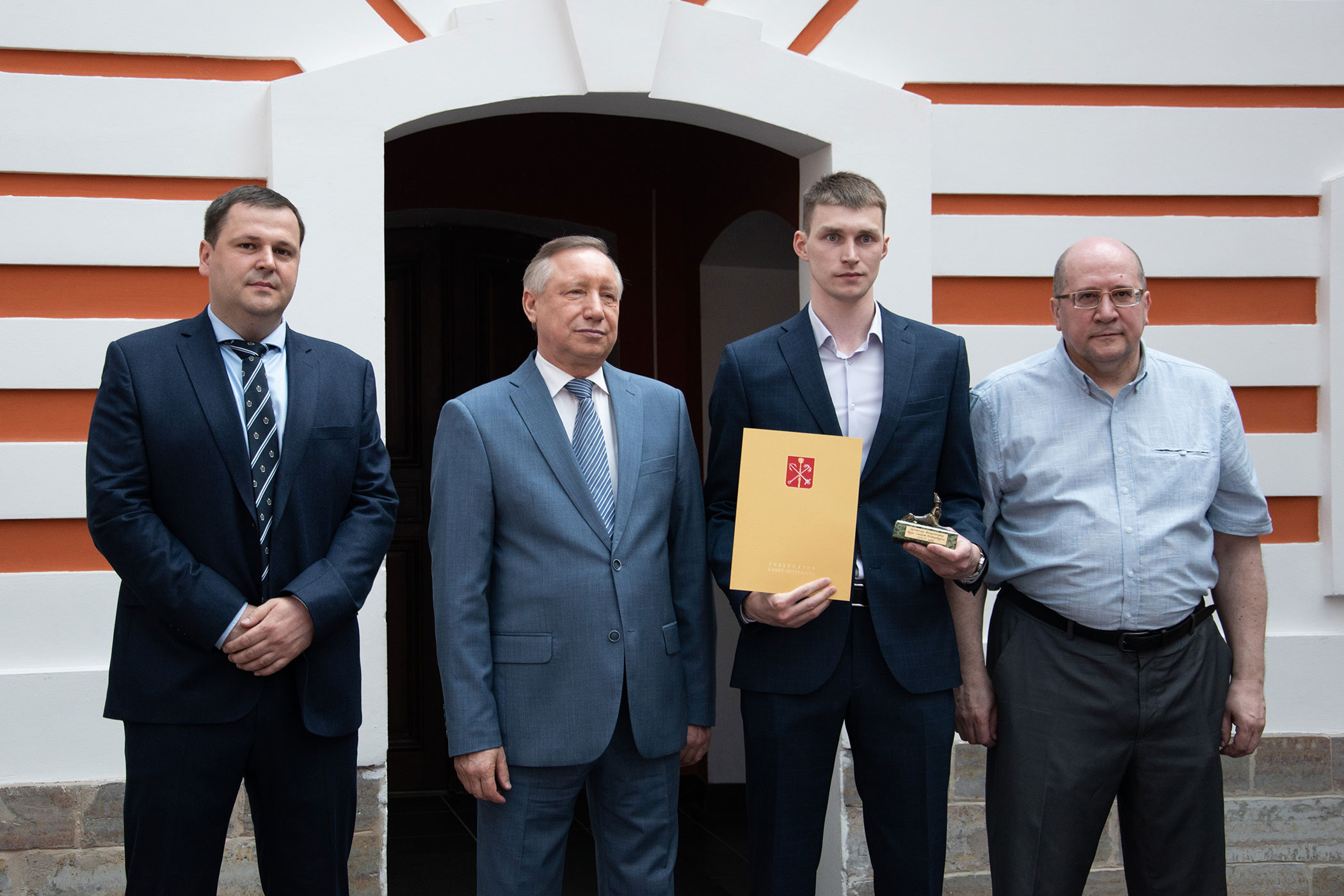 Сегодня в Петропавловской крепости чествовали выпускников вузов Северной  столицы